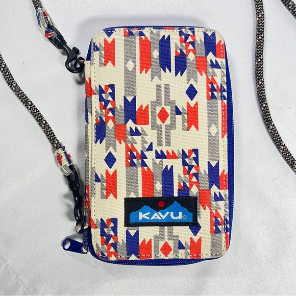 Kavu Go Time Crossbody Wallet Zip Around Aztec EUC - Picture 3 of 8